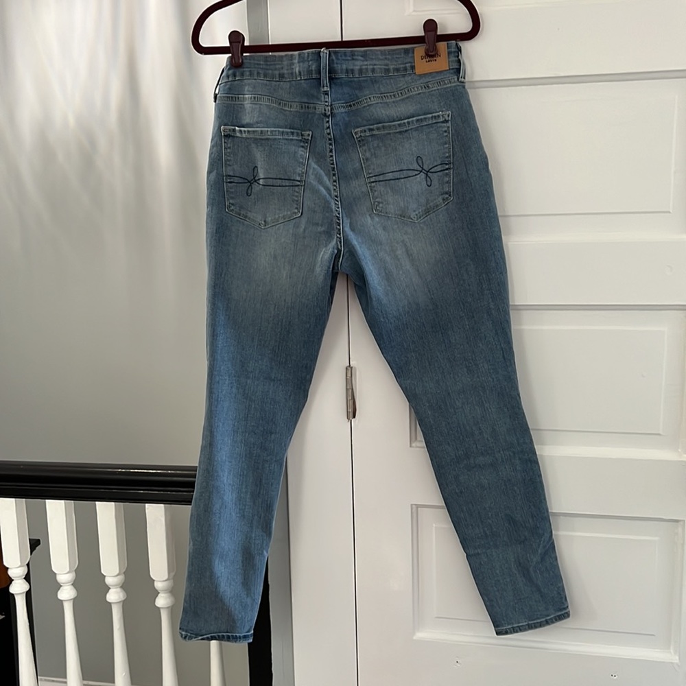 Denizen Levi’s Mid Rise Jeans - Picture 6 of 6